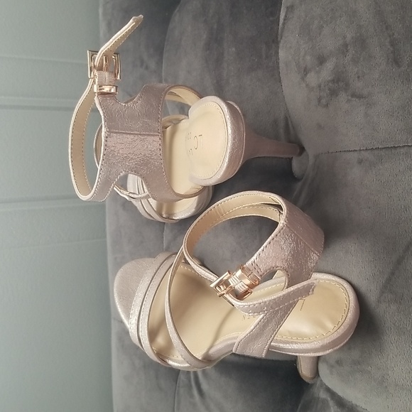 LC Lauren Conrad Light Champagne Rose Pink Dressed Sandals 6M NWOT - Picture 7 of 11